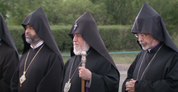 SSC Members Visit Armenian Genocide Memorial