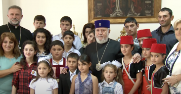 Catholicos of All Armenians Received Students from Artsakh