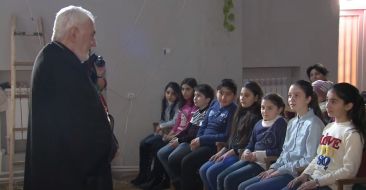 Christian Education Classes in Nor Kharberd