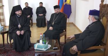 HH Karekin II Receives Governor of Russian Orthodox Community