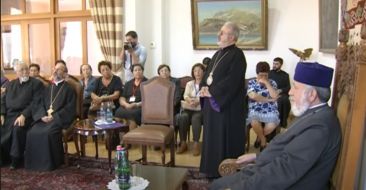 Catholicos of All Armenians Received Istanbul Armenian Pilgrims