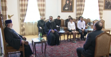 Catholicos of All Armenians Received Pontifical Scholarship Recipients-2016