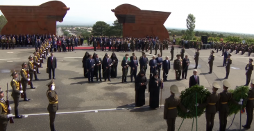 Catholicos Of All Armenians Visited Sardarapat Memorial-2016