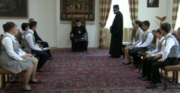 Catholicos of All Armenians Received the Eurnekian School Student Council