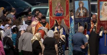 The relic of the Holy Cross was taken from Holy Etchmiadzin to Hayravank for the pilgrimage service
