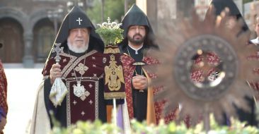 The Patriarch of all Armenians blessed the four corners of the world