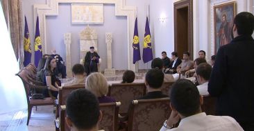 The Catholicos of All Armenians received the members of ARF "Nikol Aghbalyan" student union