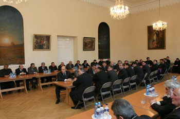 Meeting of Governors and Mayors in Holy Etchmiadzin