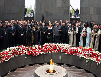 His Holiness Karekin II Presides During April 24 Commemoration in Armenia