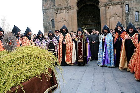 Ծաղկազարդի տոնը Մայր Աթոռ Սուրբ Էջմիածնում