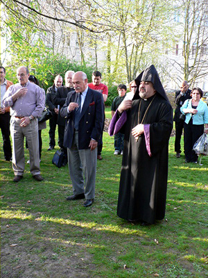 Wales, UK, Commemorates the Martyrs of the 1915 Genocide