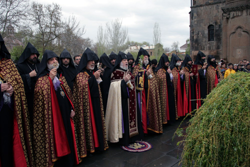 Ծաղկազարդի տոնը Մայր Աթոռ Սուրբ Էջմիածնում